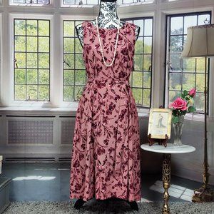 NWT ELLE MAUVE & BURGUNDY FLORAL SLEEVELESS DRESS (S)